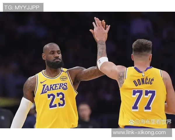 从调侃到赞美里夫斯如何被詹皇的实力彻底打服