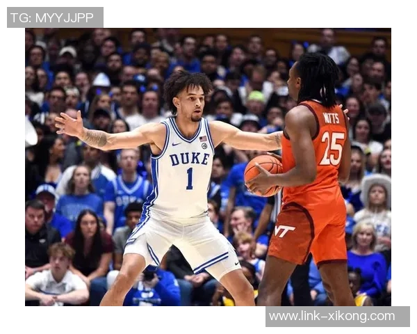 莱夫利休赛期专注提升传球能力全力打磨触球手感力求更上一层楼 莱夫利休赛期专注提升传球能力全力打磨触球手感力求更上一层楼