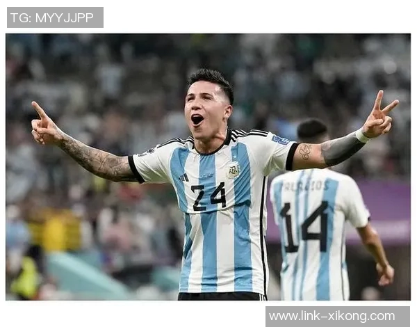 阿根廷国家队宣布恩佐因右膝滑膜炎缺席巡回赛名单调整 阿根廷国家队宣布恩佐因右膝滑膜炎缺席巡回赛名单调整