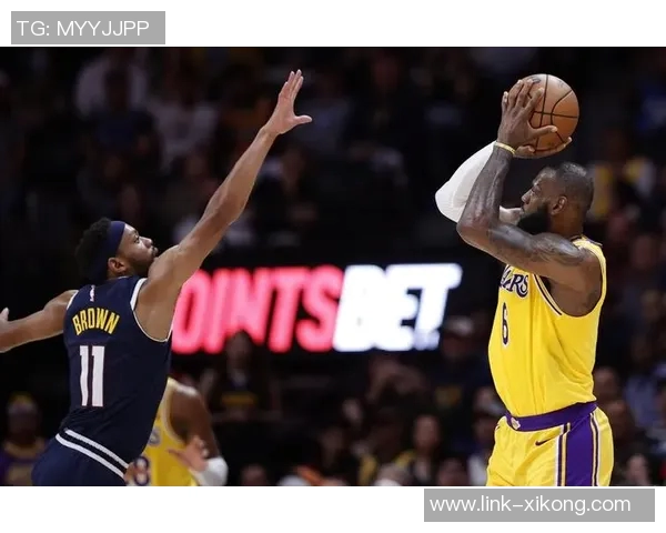 詹姆斯：成功背后的辛勤付出与凌晨三点的坚持不懈