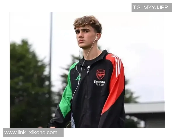 罗马诺透露15岁道曼与阿森纳续约未来职业合同已达成一致 罗马诺透露15岁道曼与阿森纳续约未来职业合同已达成一致