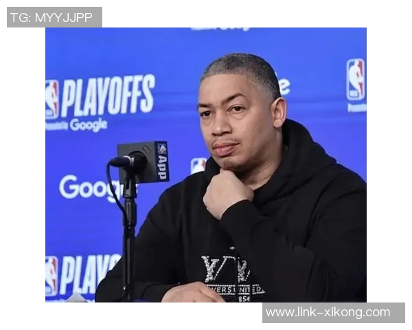 泰伦卢称赞莱昂纳德身体状态良好期待球队能持续保持最佳状态