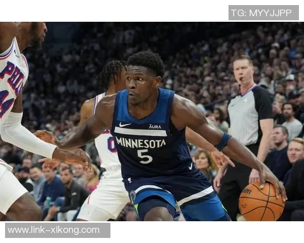 爱德华兹表现出色第三节独揽15分助球队轻松取胜19投9中斩获25分7篮板5助攻 爱德华兹表现出色第三节独揽15分助球队轻松取胜19投9中斩获25分7篮板5助攻