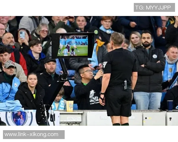 前裁判质疑马林犯规判罚过于严厉认为身体接触不足以判罚点球 前裁判质疑马林犯规判罚过于严厉认为身体接触不足以判罚点球