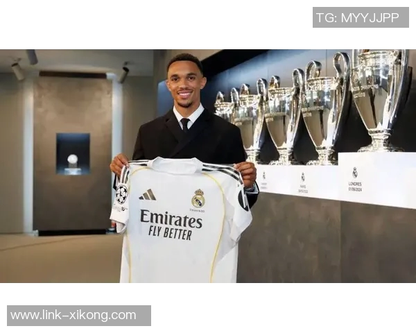 阿诺德伤愈复出入选大名单但缺席西超杯比赛